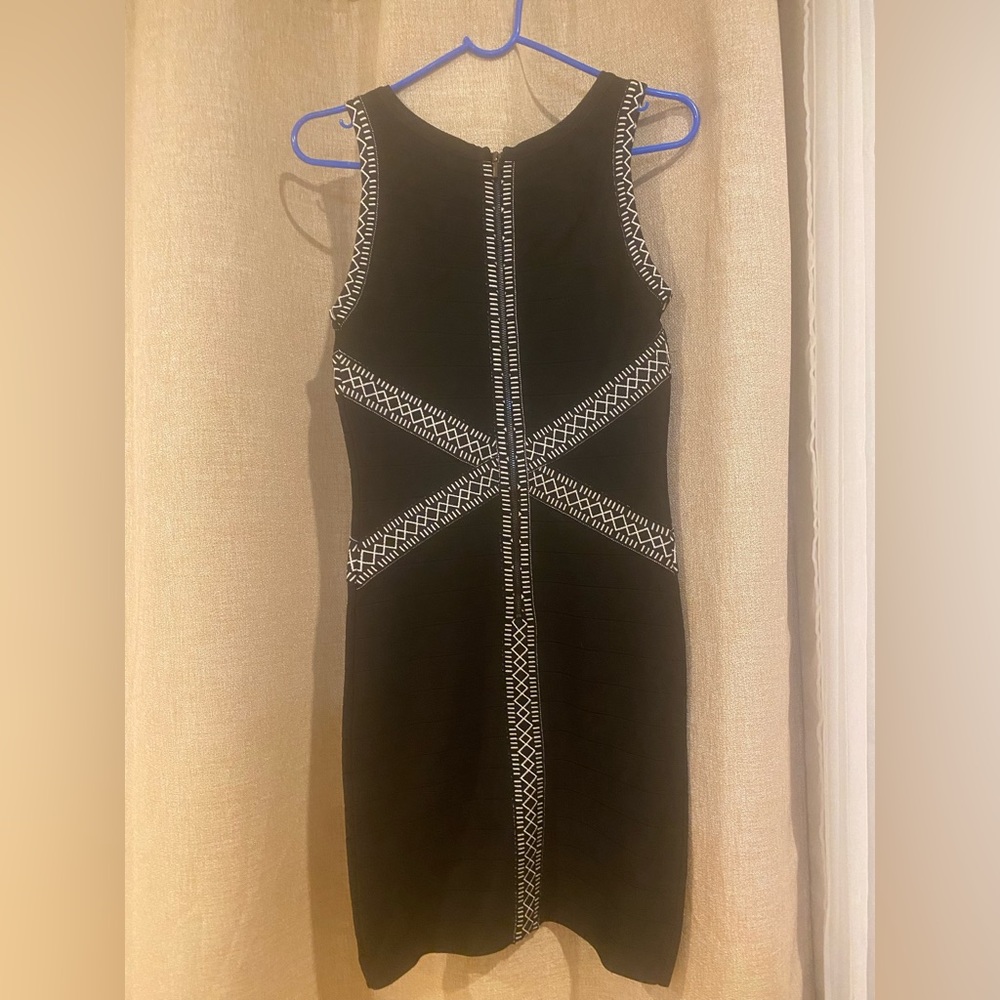 Bebe Dress - Picture 2 of 3
